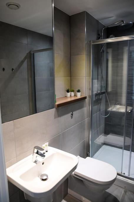 Modern 2 Bedroom Apartment - City Centre - Parking Manchester Zewnętrze zdjęcie
